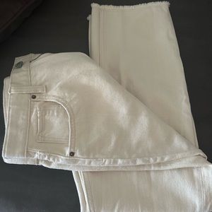 High rise slouchy straight nude jeans for girls. Great condition!